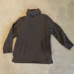 100% Cashmere sweater, turtle neck, size M